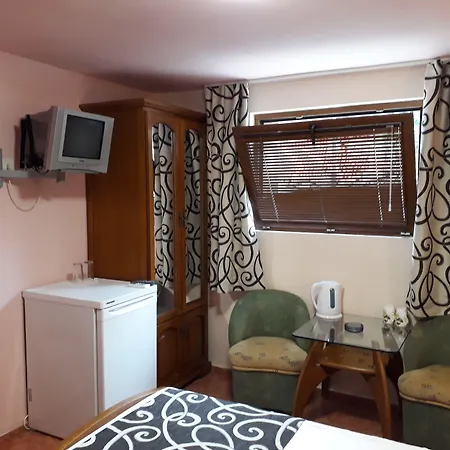 מלון Chuchulev 3*