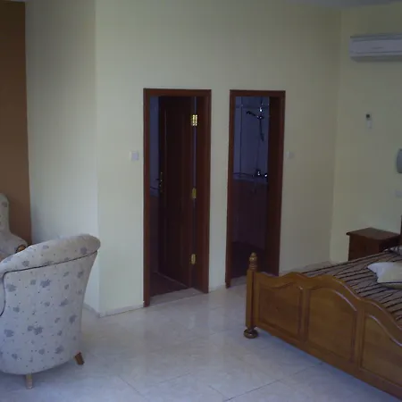 Chuchulev Hotel 3*