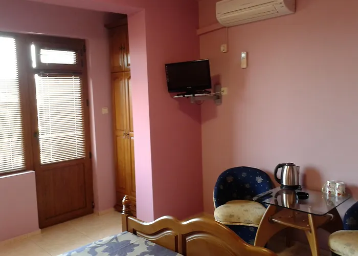 Отель Chuchulev 3*