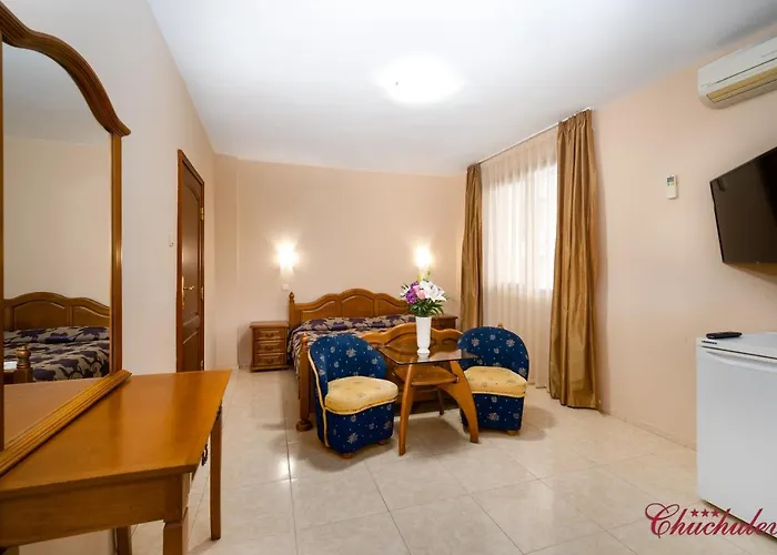 Отель Chuchulev