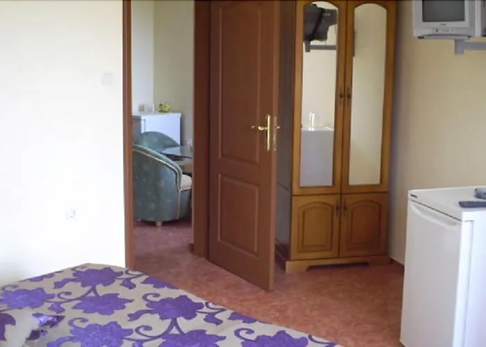 Chuchulev Отель Созополь